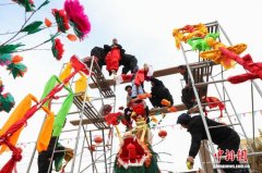 （新春走基层）青海湟中：“空中杂技”